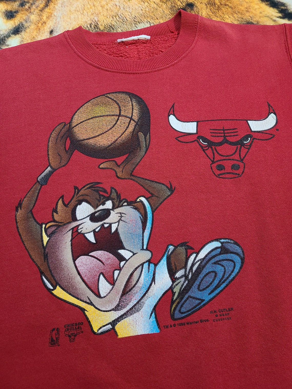 90's Taz Chicago Bulls Unisex Sweatshirt Hoodie Shirt - Image 2