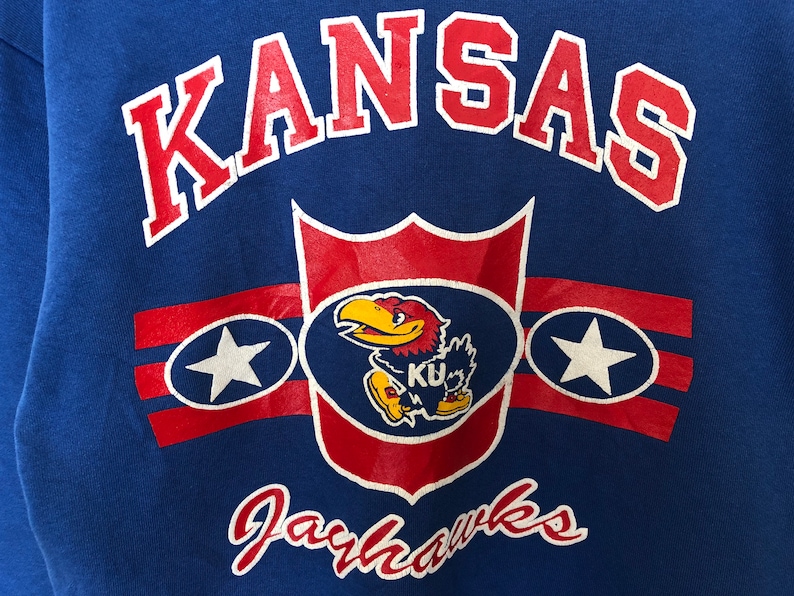 Kansas Jayhawks Football Team Rugby Spellout Pullover Jumper Sweatshirt Nice Design Vintage 80S 90S - Image 2