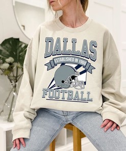 Retro Dallas Football Crewneck Sweatshirt Hoodie Shirt for NFL Fans