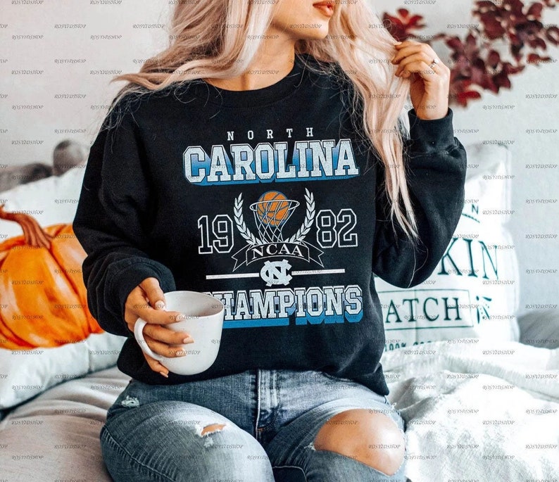 University Vintage Carolina Sweatshirt, Carolina Fan Crewneck Sweatshirt, Carolina Gift , College Student Unisex Tee