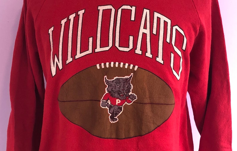 Vintage 1980s Wildcats Football Sports 80s Red Crewneck Unisex Sweatshirt Hoodie Shirt - Image 2