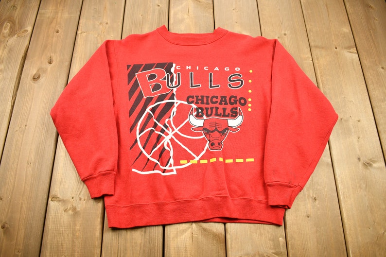 Vintage 1990s Chicago Bulls NBA Basketball Crewneck Sweater Hoodie Shirt Gifts for Fans