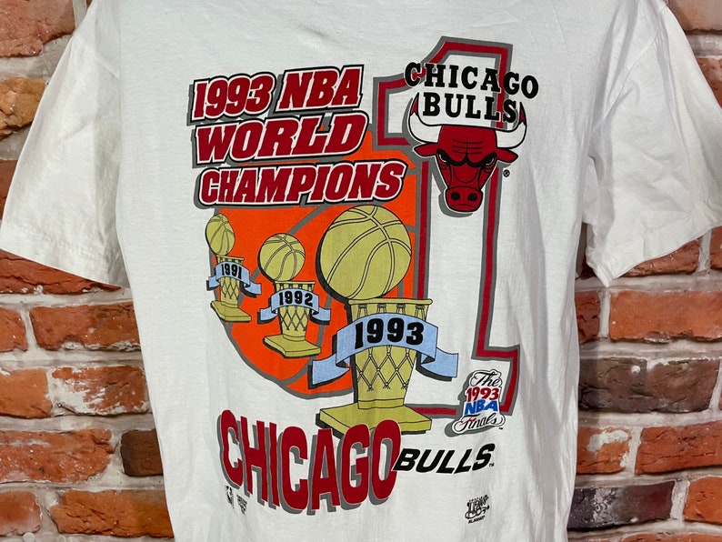 Vintage 1993 Chicago Bulls NBA Champions Shirt Sweatshirt Hoodie Gifts for Fans