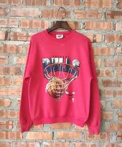 Vintage 90s Distressed NBA Chicago Bulls Sweatshirt Hoodie Shirt Gifts for NBA Fans