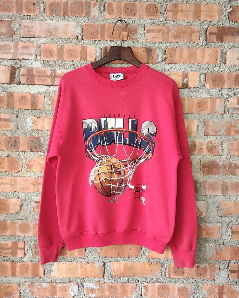Vintage 90s Distressed NBA Chicago Bulls Sweatshirt Hoodie Shirt Gifts for NBA Fans