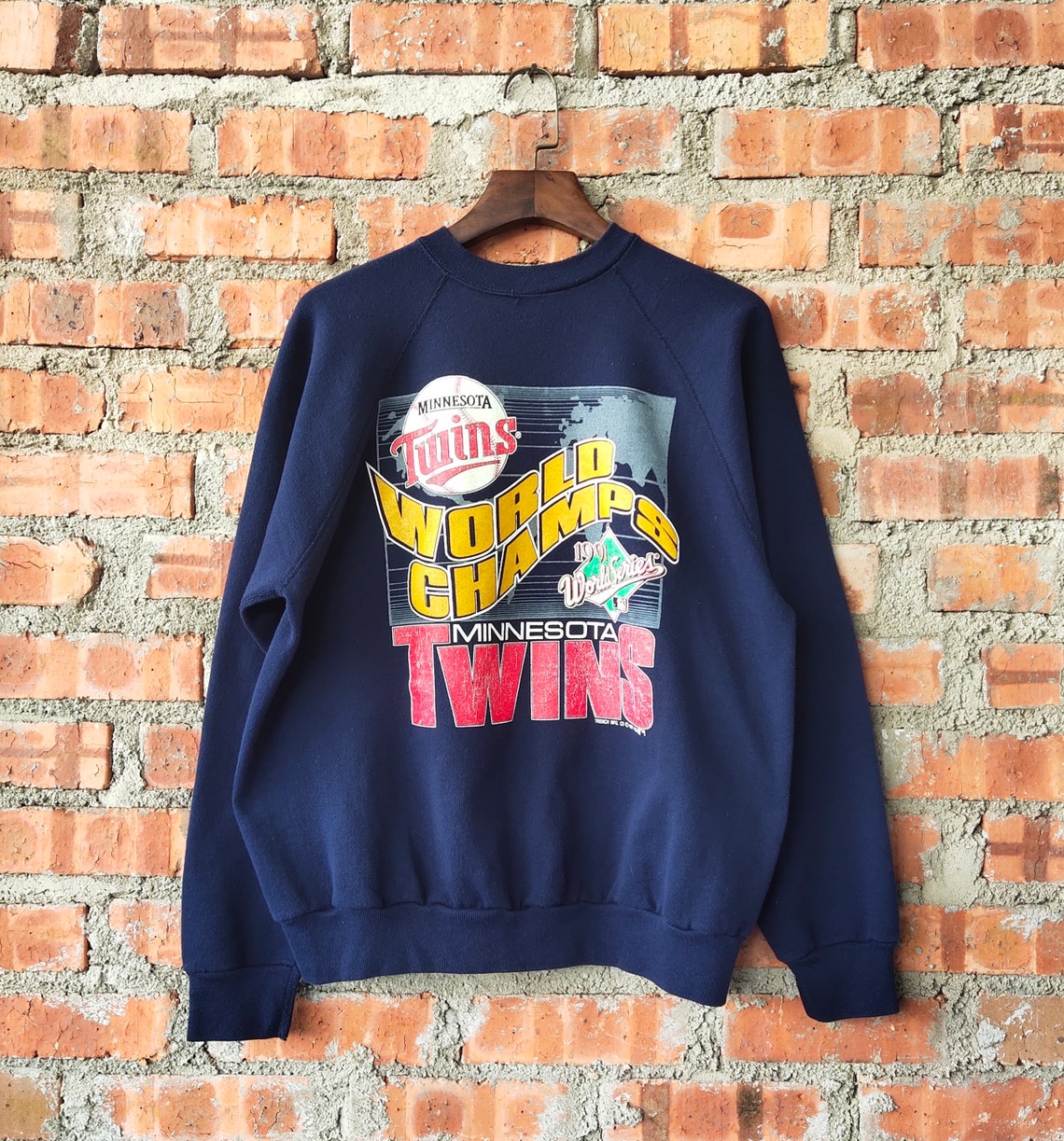 Vintage 90s Minnesota Twins Unisex Sweatshirt Hoodie Shirt