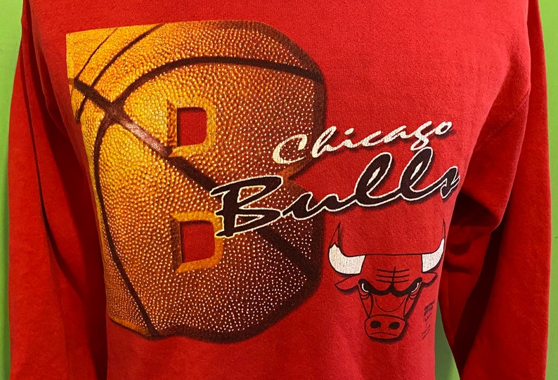 Vintage Chicago Bulls NBA Basketball Sports 1990s Red Crewneck Unisex Sweatshirt Hoodie Shirt - Image 2