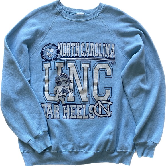 Vintage College (Unc) University Of North Carolina Sweatshirt Gifts For Ncaa Fans