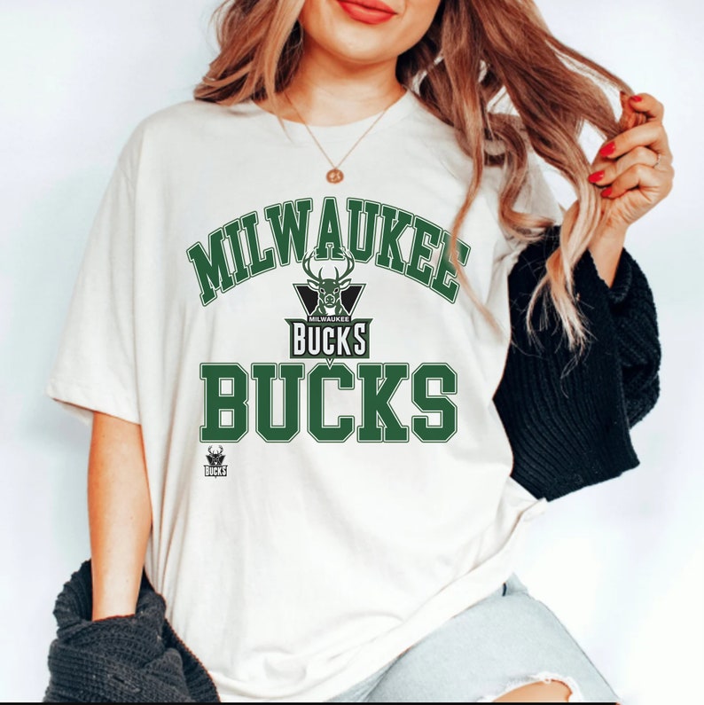 Vintage NBA Milwaukee Bucks Logo Sweatshirt, NBA Basketball Shirt, 2022–23 Basketball, Unisex Shirt Sweater Hoodie Gifts for Fans - Image 3