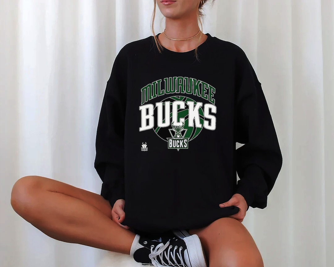 Vintage NBA Milwaukee Bucks Logo Sweatshirt, NBA Basketball Shirt, 2022–23 Basketball Unisex T-shirt Sweater Hoodie Gifts for NBA Fans