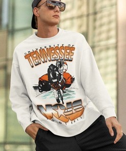 Vintage NCAA Tennessee Volunteers Football Shirt, Tennessee Volunteers Shirt, University of Tennessee, Unisex Shirt