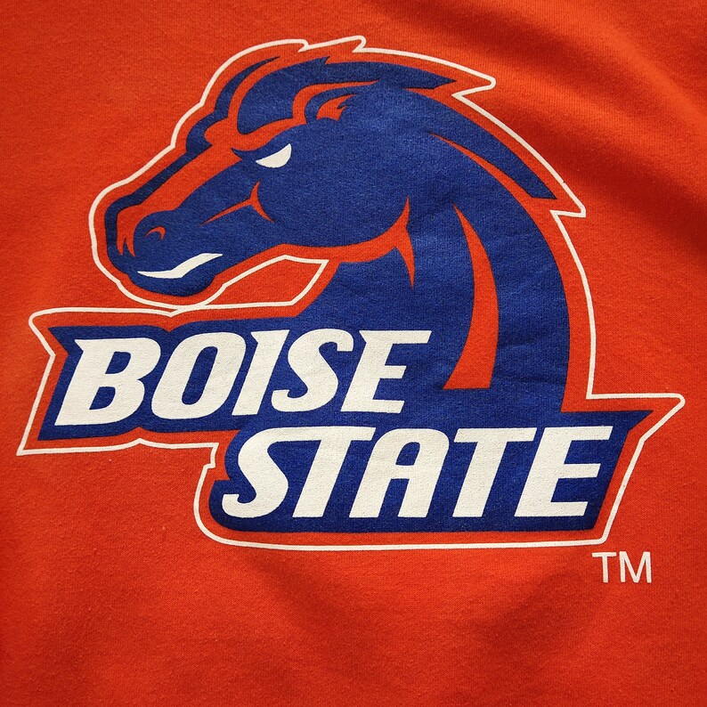 Vintage Ncaa Boise State Broncos University Football Unisex Sweatshirt Hoodie Shirt - Image 2