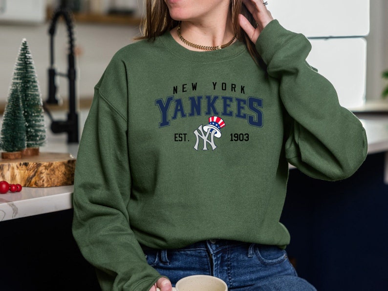 Vintage New York Yankees EST 1903 Sweatshirt, Baseball 2022 Shirt, MLB Vintage Tee, World Series, Unisex Shirt Sweater Hoodie Gifts for Fans - Image 3