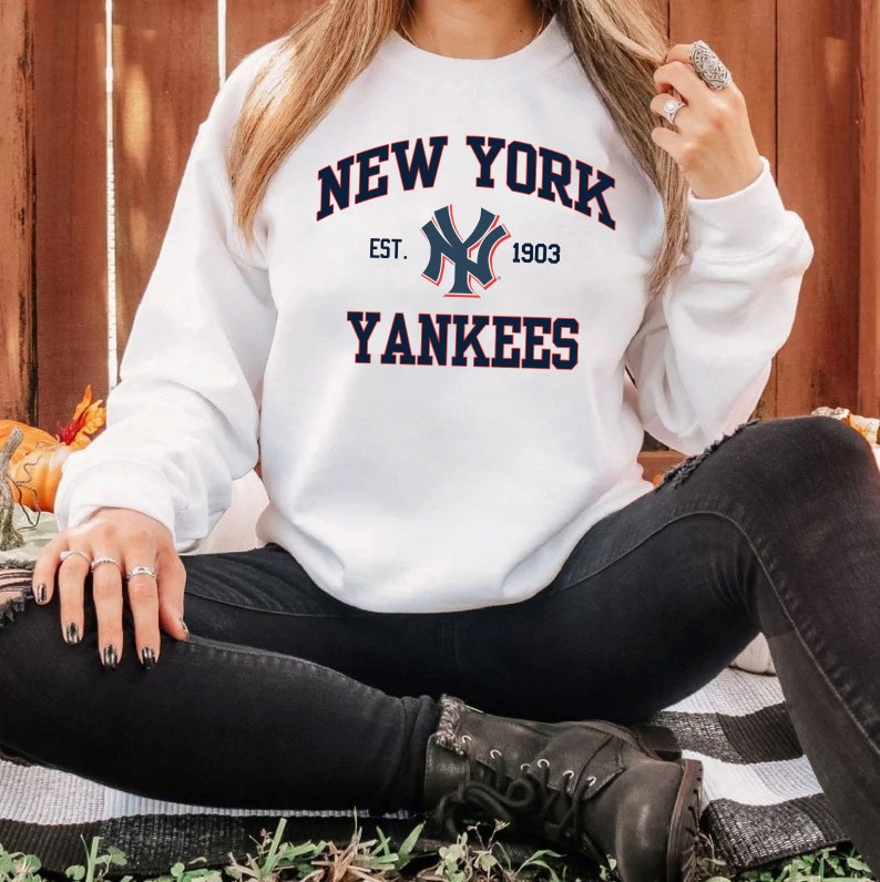 Vintage New York Yankees EST 1903 Sweatshirt, Baseball 2022 Shirt, MLB Vintage Tee, World Series, Unisex Shirt Sweater Hoodie Gifts for MLB Fans - Image 3