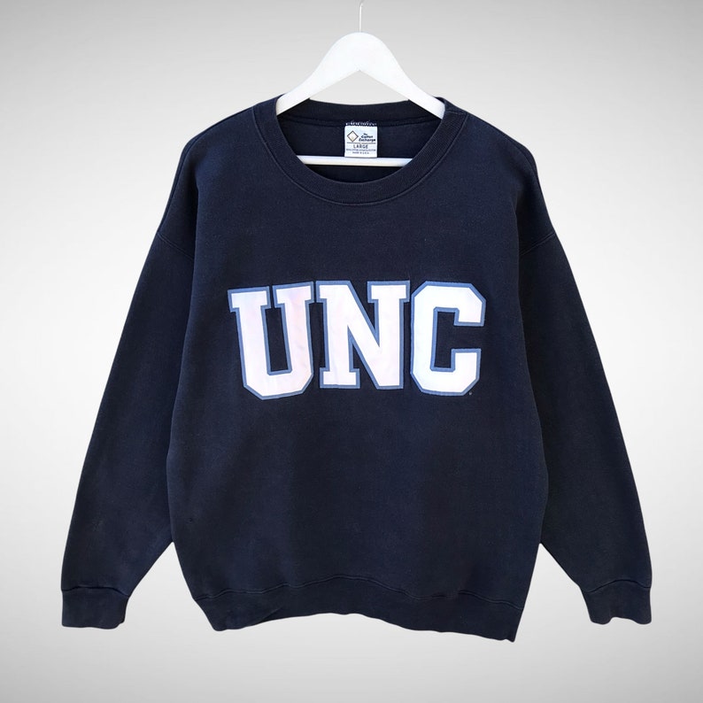 Vintage University North Carolina Spellout Logo Patches Sweatshirt Crewneck Pullover Jumper Streetwear Navy Baggy