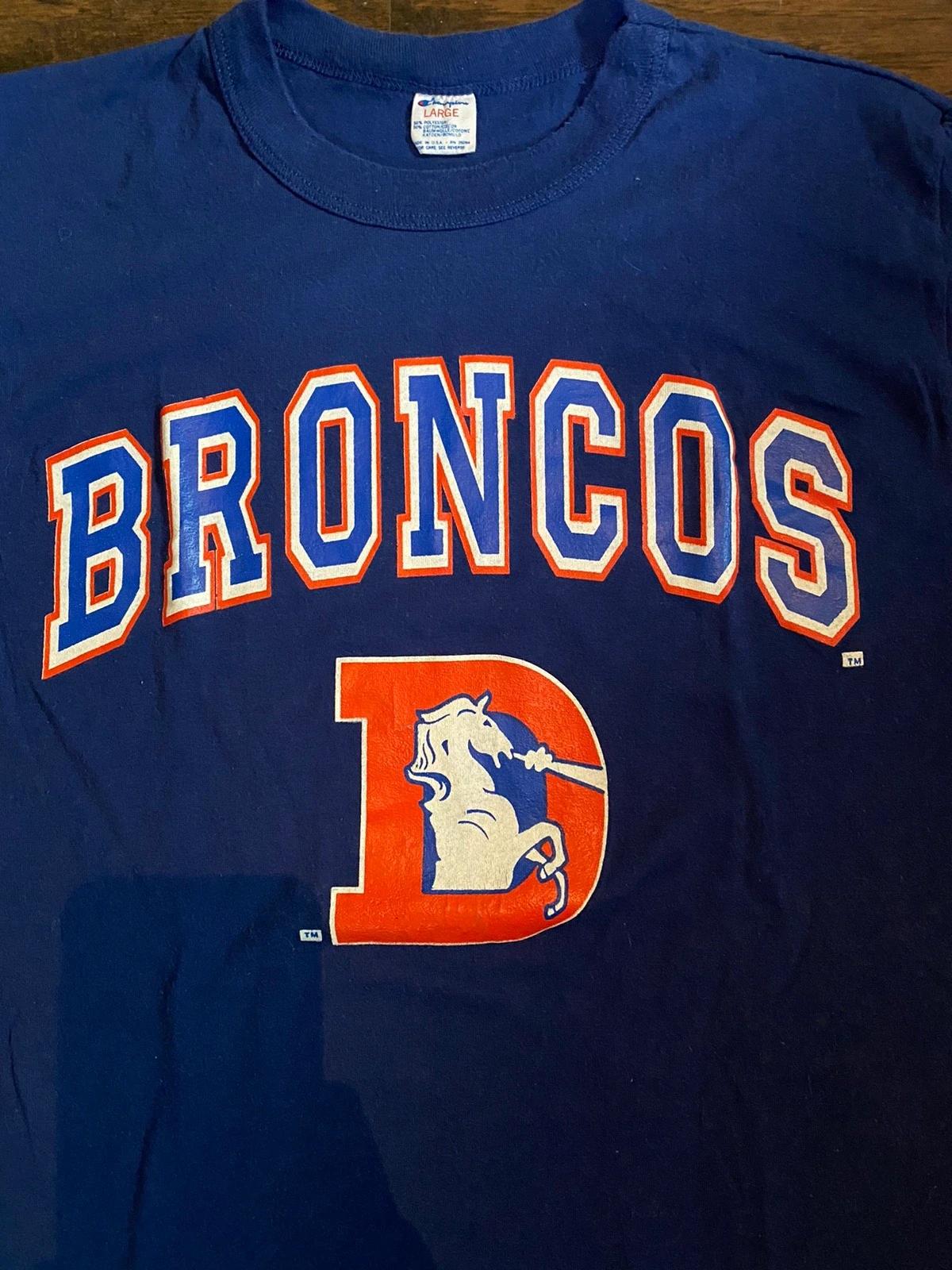 1980s Denver Broncos Vintage Style Single Stitch Sweatshirt T-shirt, NFL Football Teams Gifts For Fans - Image 2