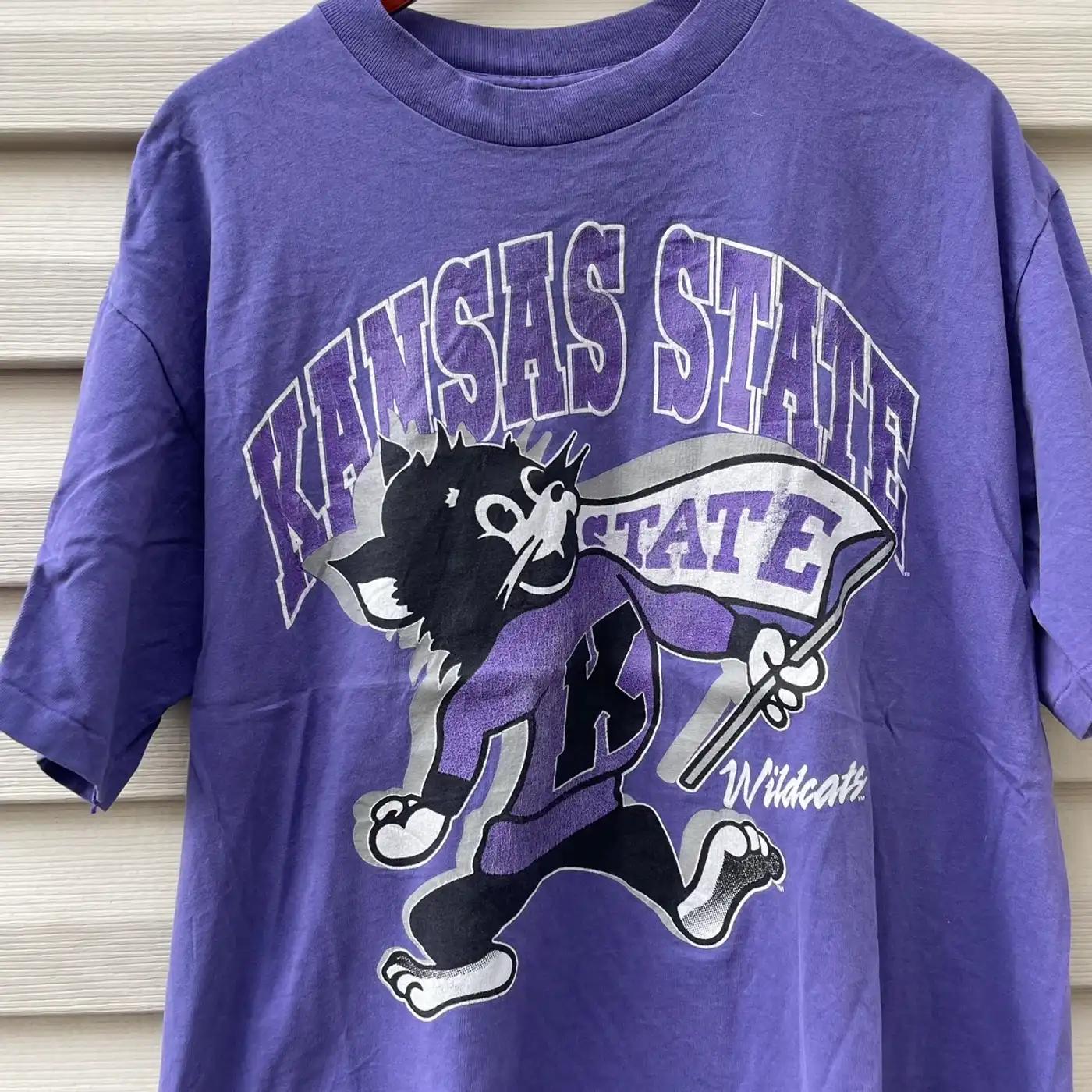 90S Kansas State Wildcats Graphic T-Shirt Sweatshirt American Football Sweatshirt Sports Gifts - Image 2