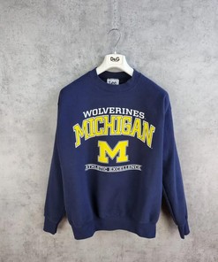 90S Lee Michigan Nutmeg Big Logo T-Shirt Sweatshirt American Football Sweatshirt Sports Gifts