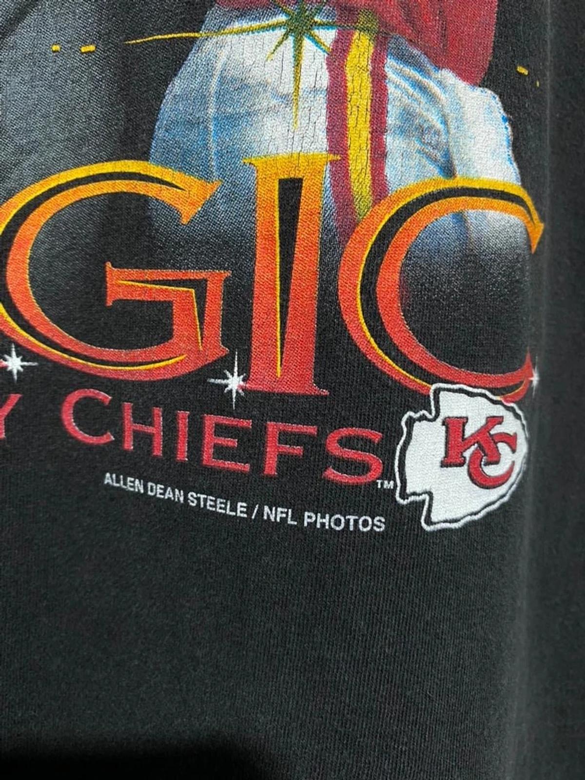 90s NFL Magic Montana Sweatshirt T-shirt Ideal Gift for NFL Fans - Image 2