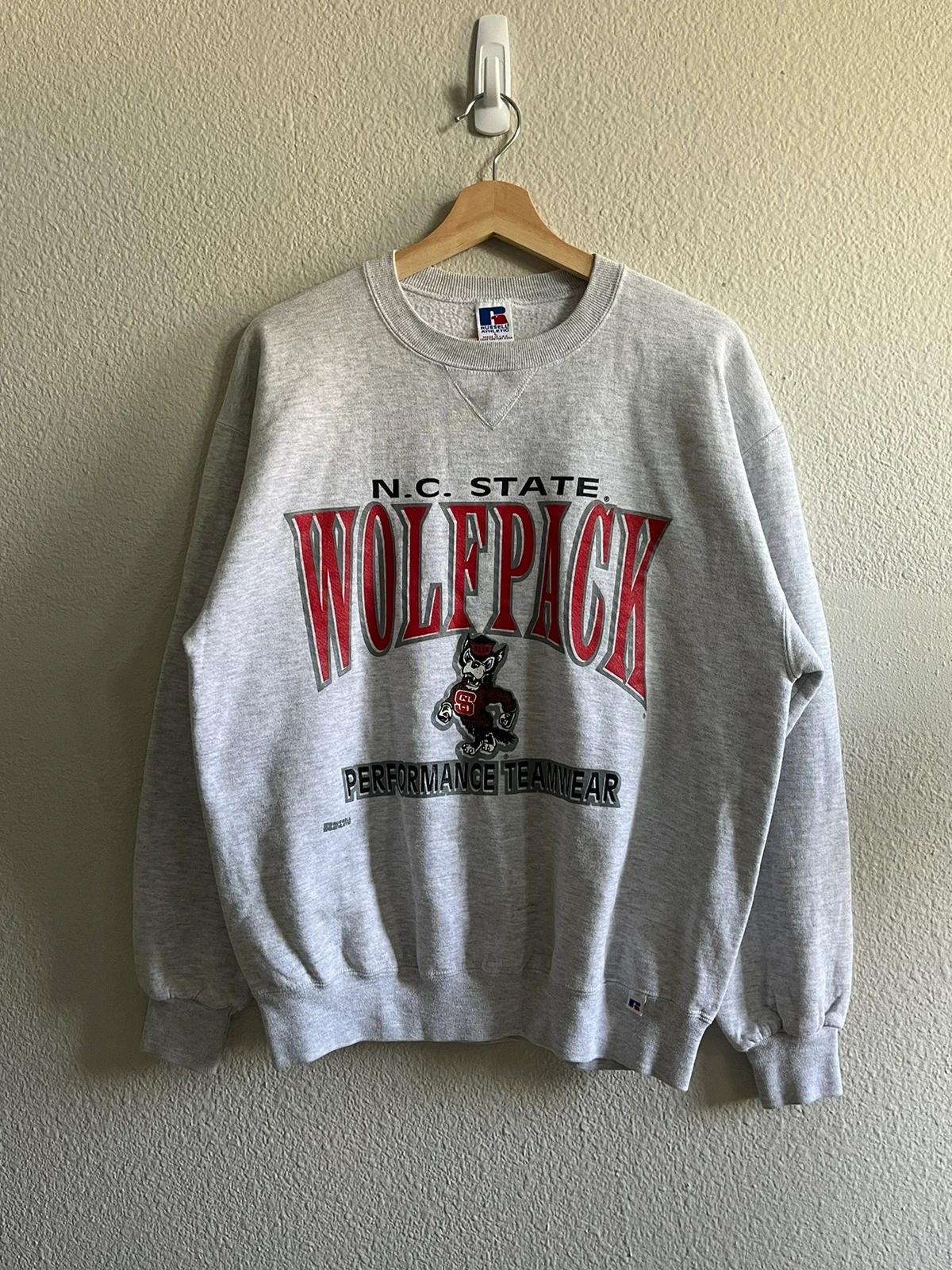 90’s University Nc State Wolfpac Sweatshirt T-shirt Ideal Gift for NFL Fans