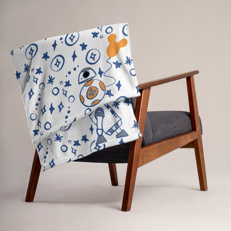 BB8 and R2D2 Star Wars Sketch throw blanket - Perfect Disney Gift for Star Wars Fans - Image 2