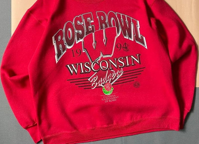 Celebrate the Badgers' 1994 Rose Bowl Win with a Vintage University of Wisconsin Badgers NCAA Gift Sweatshirt - Image 2