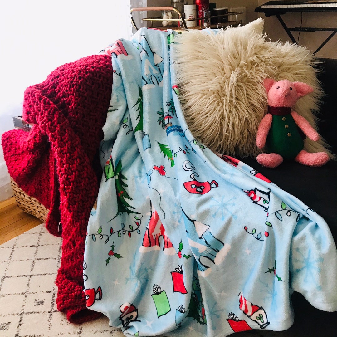 Disney Parks Sketch Fleece Throw Blanket: Perfect Gift for Disney Fans