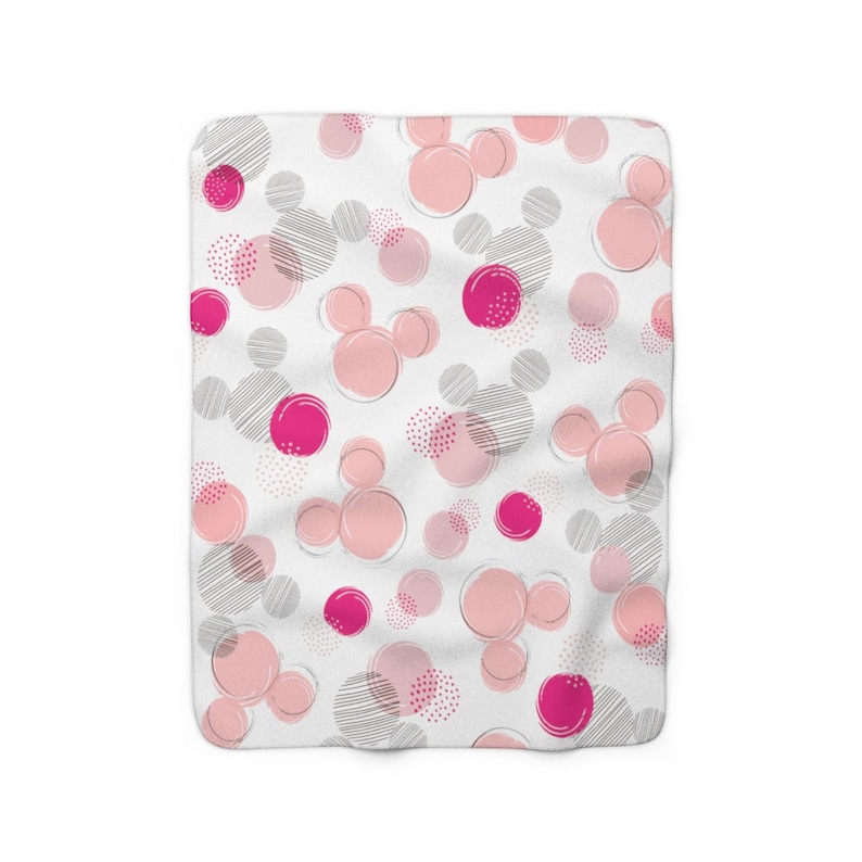 Disney Polka Dots Blanket: Perfect for Couches, Sofas, or as Bedroom Decor - Image 3