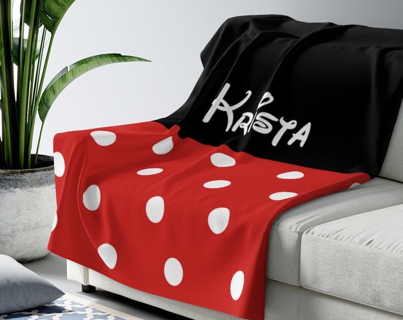 Disney Sherpa Fleece Blanket - Personalized Minnie Mouse Blanket for Home Decor - Image 2