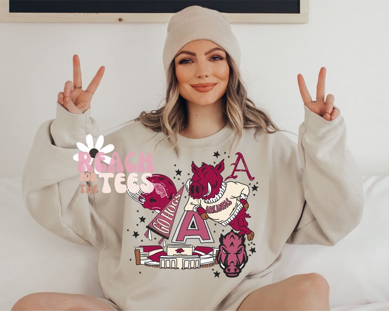 Exclusive Unisex 90S Vintage Oversized Arkansas Razorbacks Sweatshirt, University Of Arkansas Shirt, Hoodie - Image 2