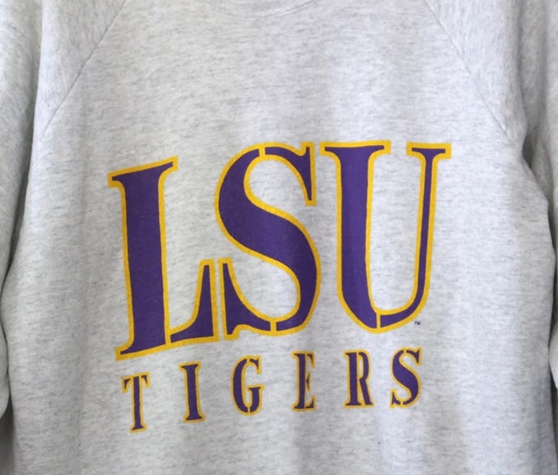Georgia Bulldogs Sweater - Stay Warm And Stylish In This Vintage Georgia Bulldogs Sweatshirt - Image 2