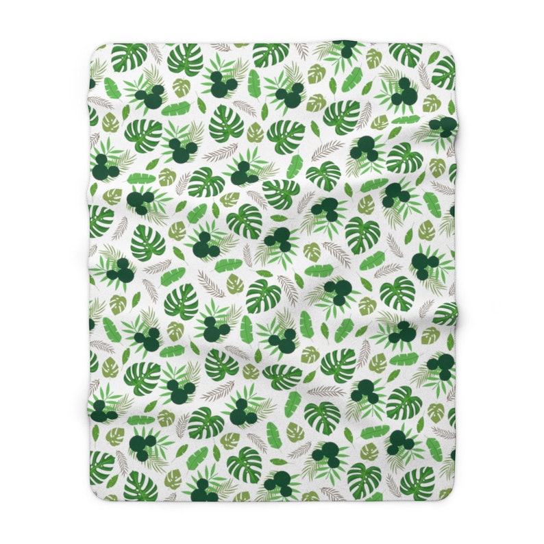 Green Hawaiian Mickey Blanket with Disney Characters - Soft and Cozy, Perfect for Home Decor - Image 3
