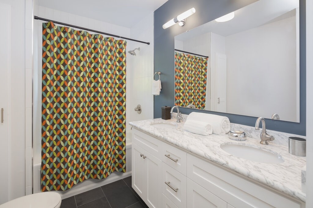 Groovy Retro Geometric Shower Curtain, Psychedelic Bathroom Decor - Image 2