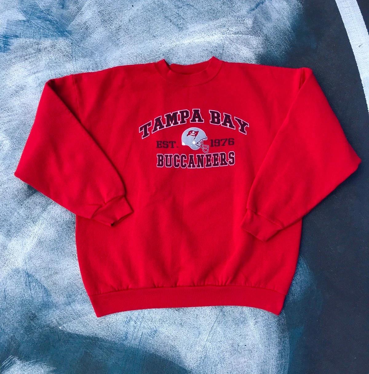 Logo Athletic Tampa Bay Buccaneers Sweatshirt T-shirt Ideal Gift for NFL Fans