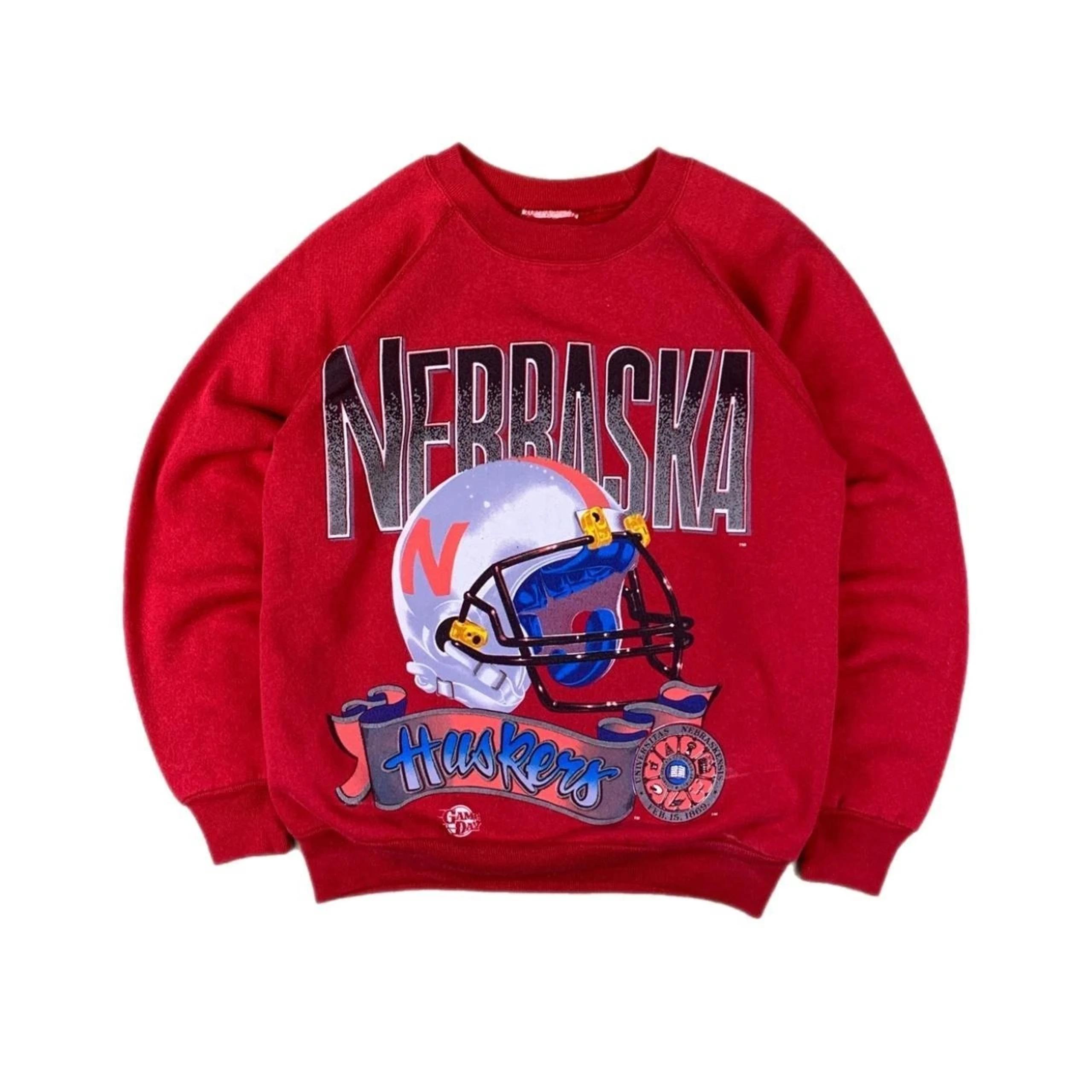 Nebraska Huskers Helmet Crewneck Sweatshirt Vintage Style Full-Size Gift For Ncaa Enthusiasts