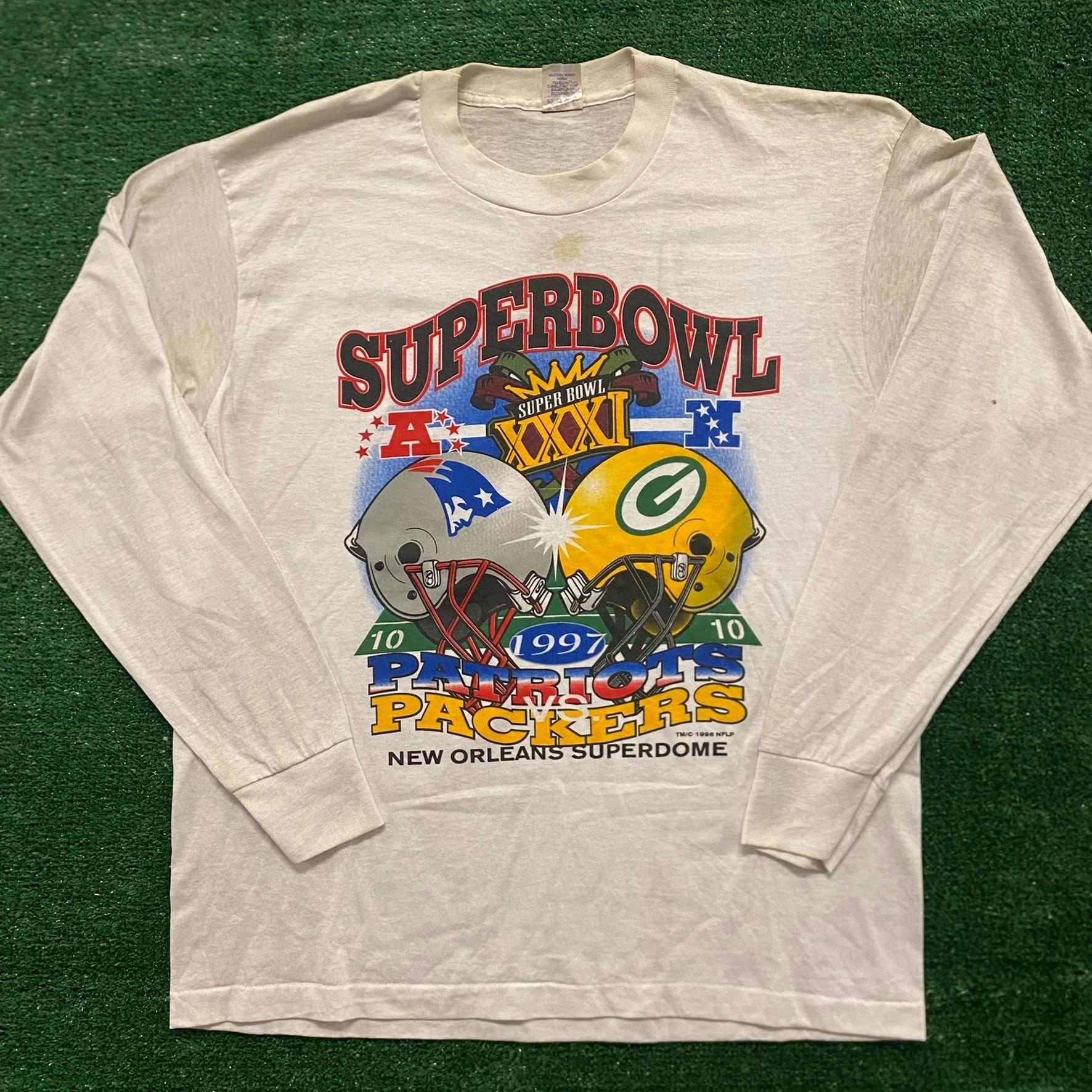 Patriots Packers Vintage Style 90s Football Sweatshirt T-shirt Ideal Gift for NFL Fans