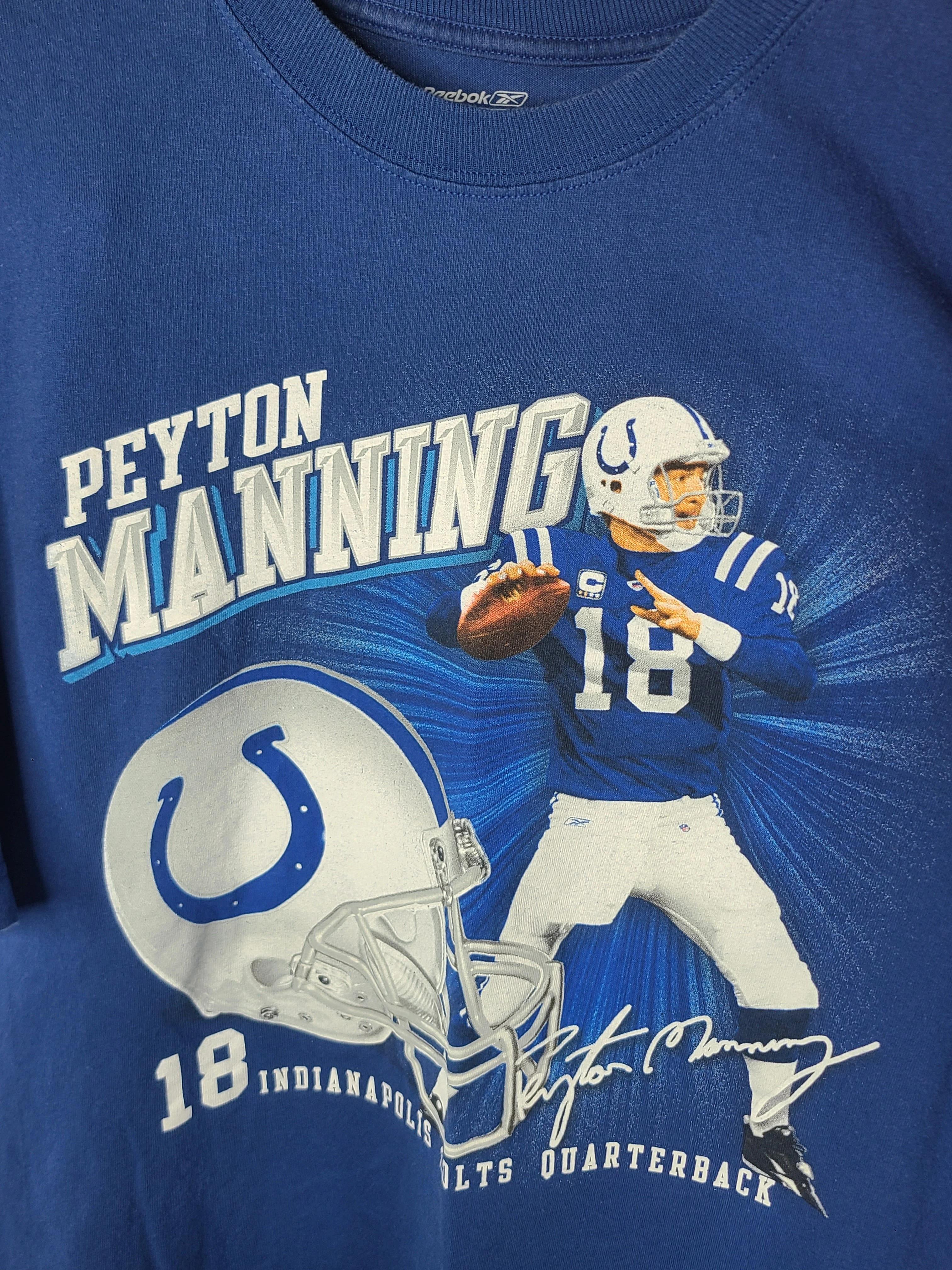 Peyton Manning Indianapolis Colts Vintage Sweatshirt T-shirt Perfect Gift for NFL Fans - Image 2