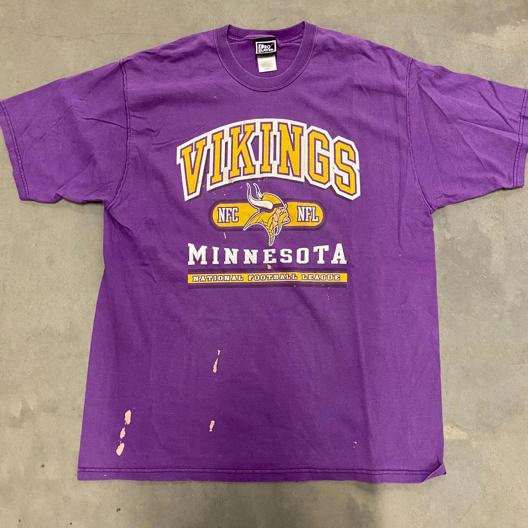 Pro Player Minnesota Vikings Vintage Style Sweatshirt T-shirt, NFL Football Teams Gifts For Fans
