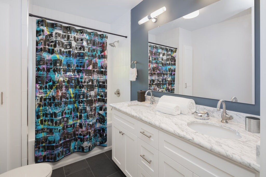 Retro Boombox Graffiti Shower Curtain for 80s Hip Hop Vibes - Image 2