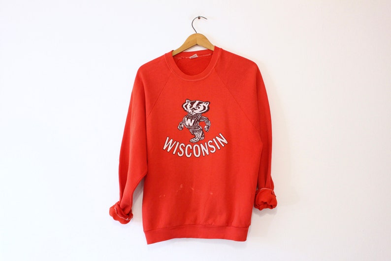 Show Your Support for University of Wisconsin with Vintage Style Sweatshirt Bundle, NCAA Fan Gift