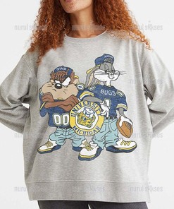 Stay Warm And Stylish With A Vintage College Sweatshirt College, Vintage, Sweatshirt