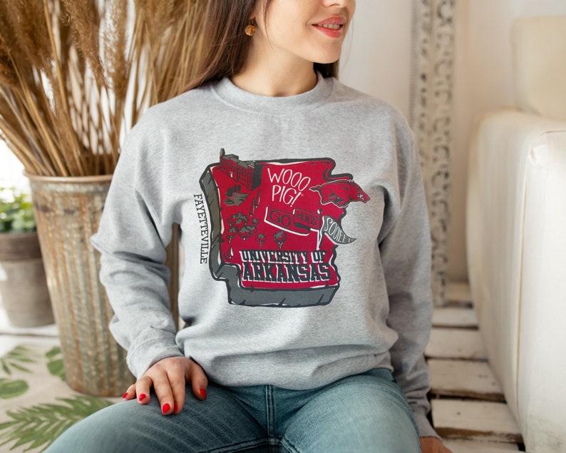 University Of Arkansas Sweatshirt, Throwback Arkansas Crewneck, Shirt, Hoodie - Image 4