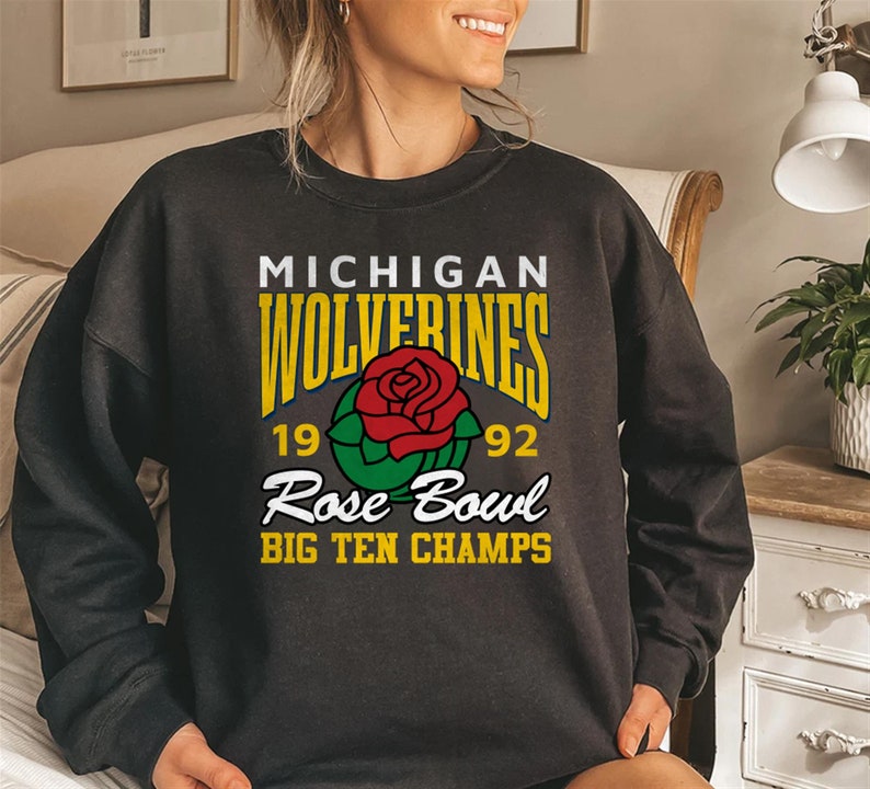 Vintage 1992 Michigan Wolverines Rose Bowl Football Crewneck Sweatshirt Hoodie Shirt, Retro U Of M Apparel - Image 2