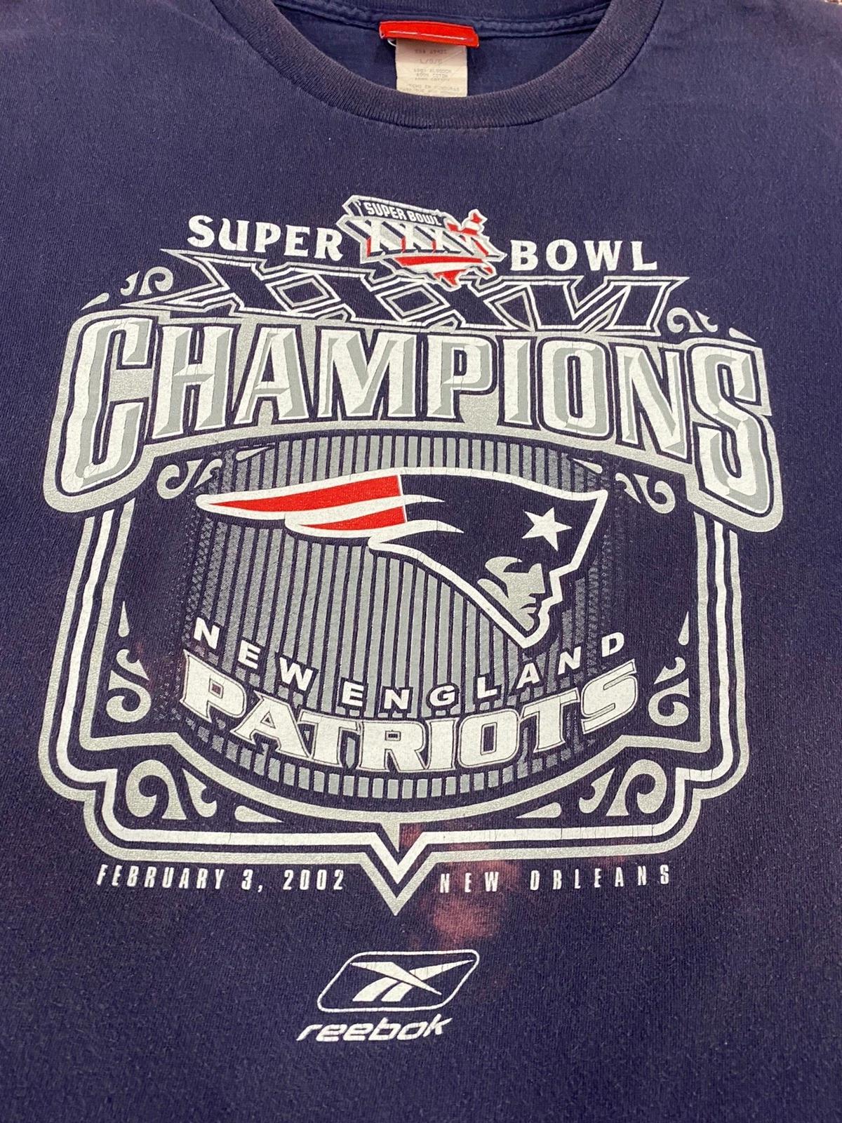 Vintage New England Patriots Super Bowl Champion 2003 Sweatshirt T-shirt Perfect Gift for NFL Fans - Image 2