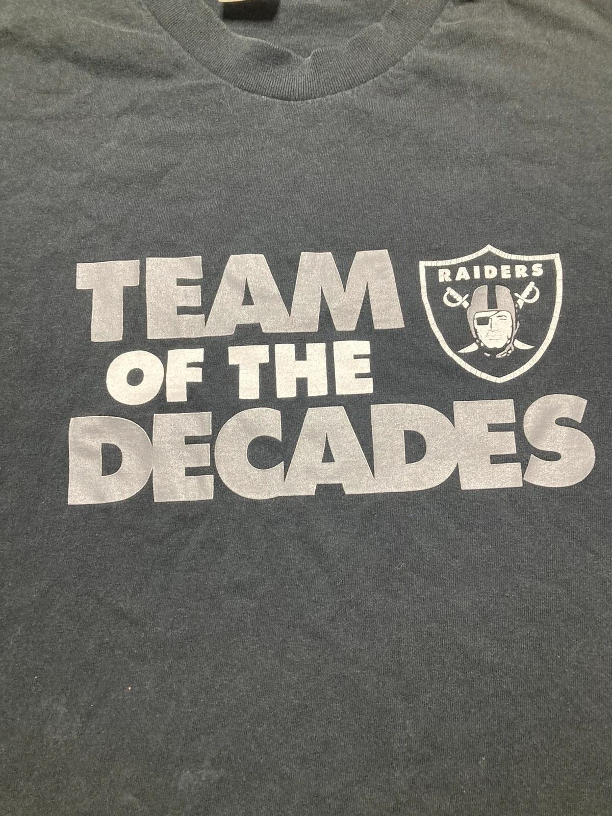 Vintage Oakland Raiders NFL Football Sweatshirt T-shirt Perfect Gift for Fans - Image 2