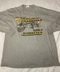Vintage Style ‘01 Iowa Hawkeye Big 10 Tournament T-Shirt Sweatshirt American Football Sweatshirt Sports Gifts
