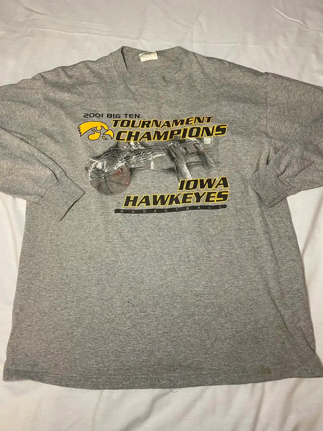 Vintage Style ‘01 Iowa Hawkeye Big 10 Tournament T-Shirt Sweatshirt American Football Sweatshirt Sports Gifts