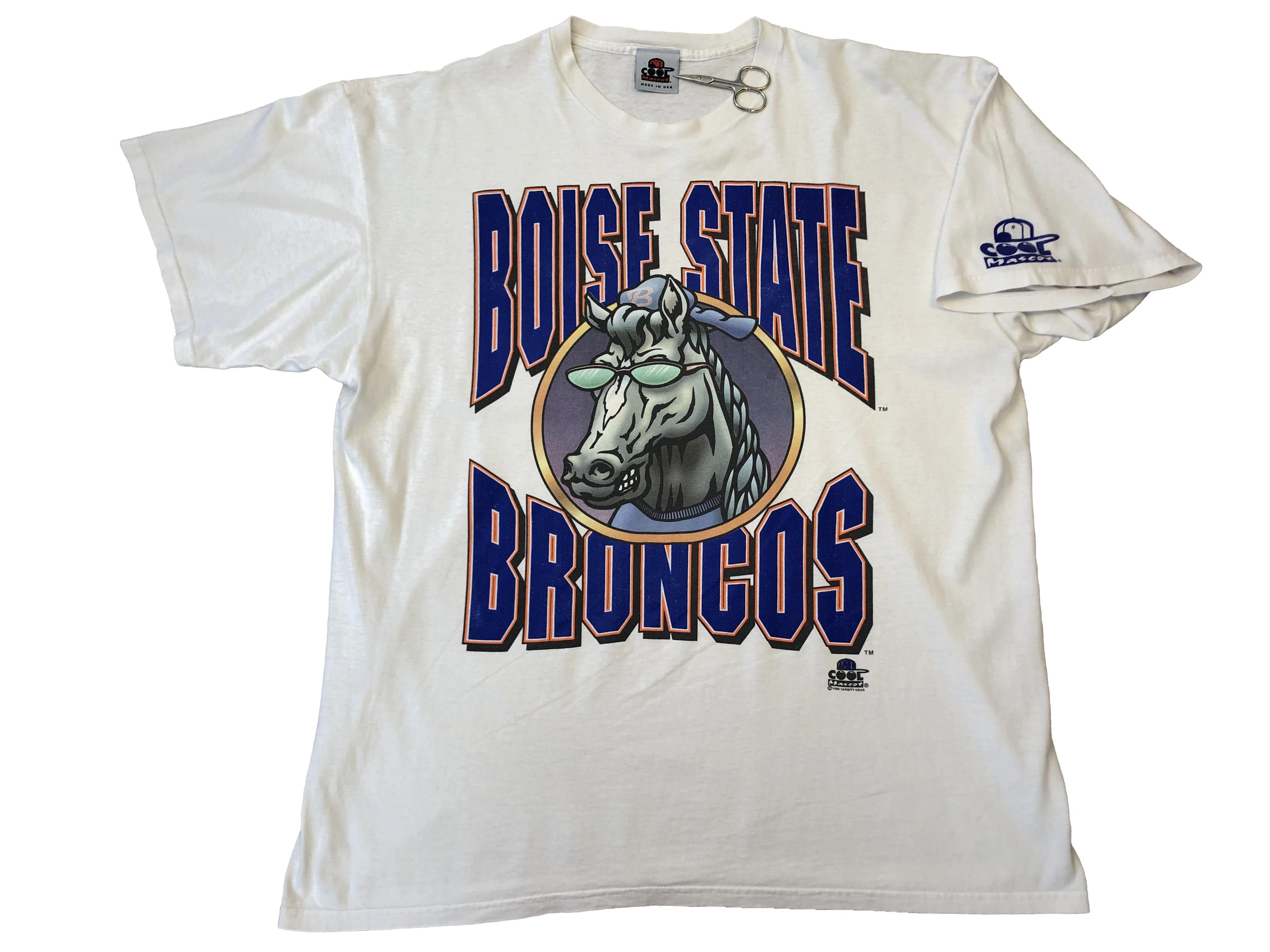 Vintage Style 1996 Boise State Broncos NFL Sweatshirt T-shirt Ideal Gift for NFL Fans