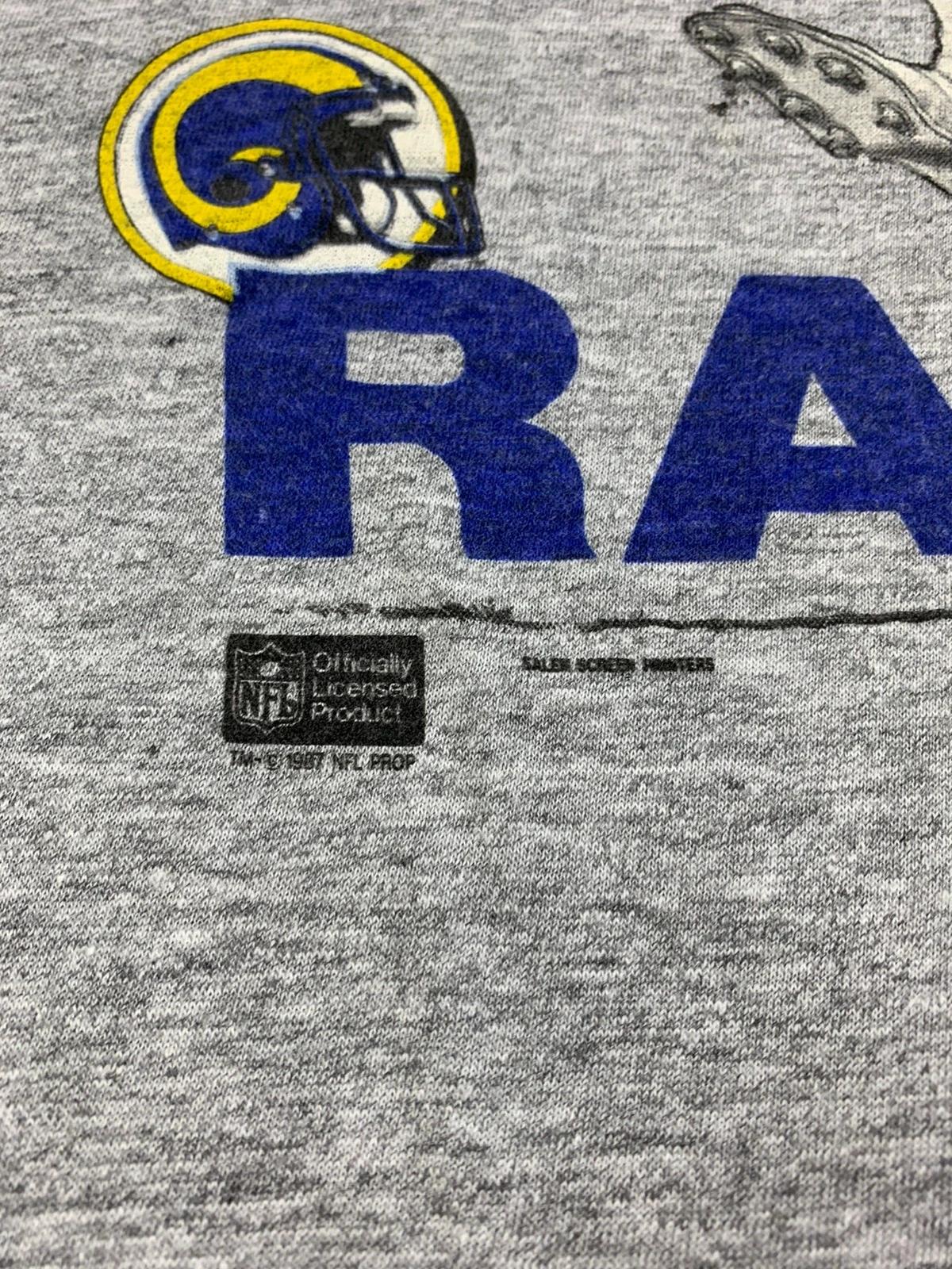Vintage Style 80s Eric Dickerson St. Louis Rams Caricature Sweatshirt T-shirt Ideal Gift for NFL Fans - Image 4