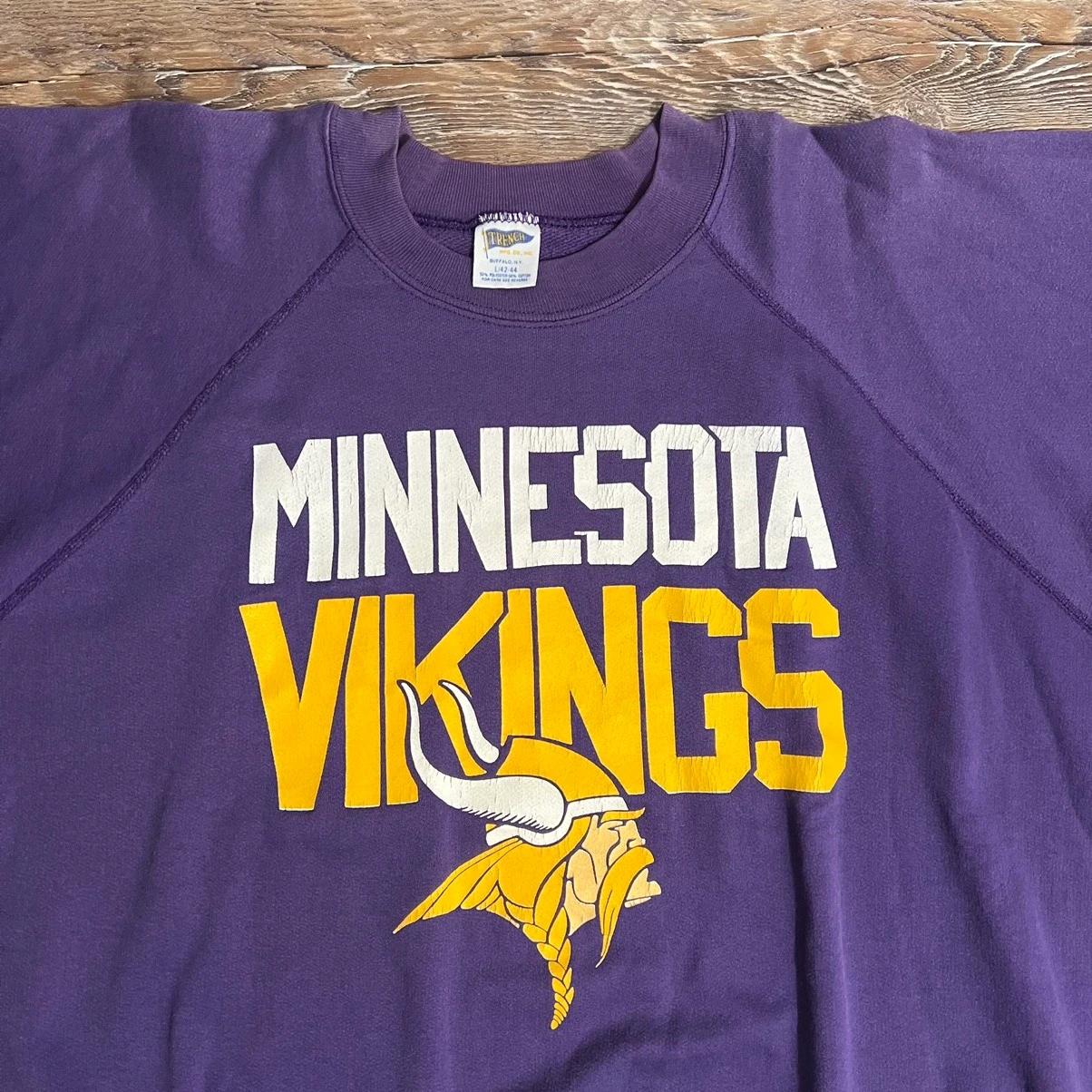 Vintage Style 80’s Minnesota Vikings Trench Sweatshirt T-shirt Ideal Gift for NFL Fans - Image 2